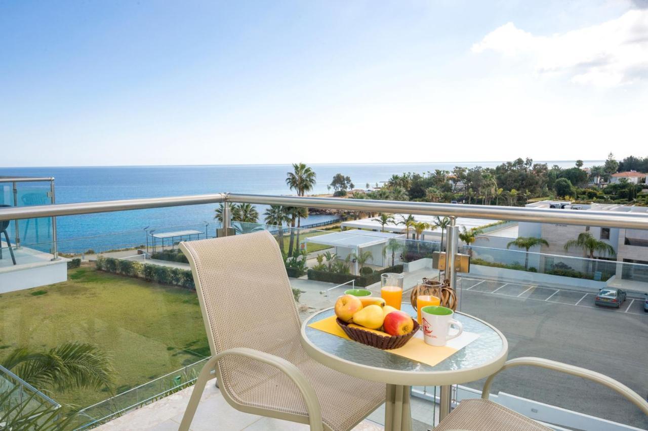 Laila - Coralli Beachfront Apartment Protaras Exterior foto